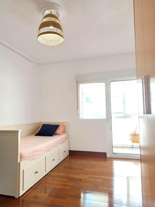 Piso Centrico Cerca De La Playa Apartment Кастро-Урдиалес Екстериор снимка