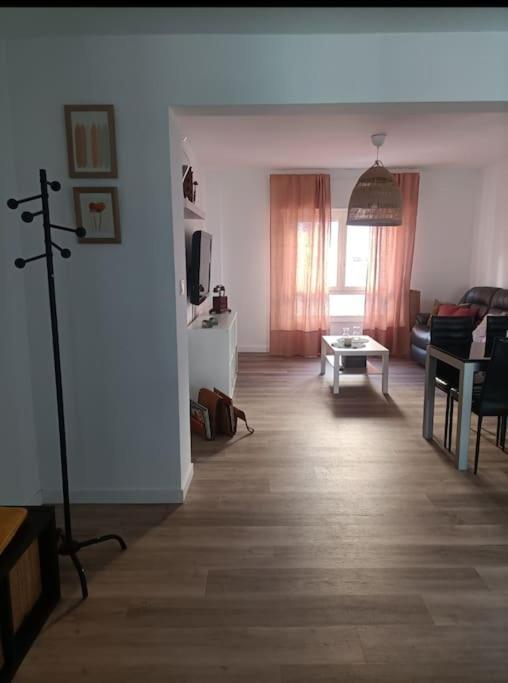 Piso Centrico Cerca De La Playa Apartment Кастро-Урдиалес Екстериор снимка